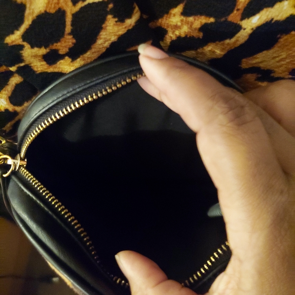 LEOPARD PRINT OFF THE SHOULDER TOP - Picture 9 of 12